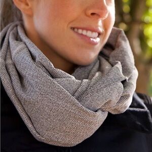 Lululemon Athletica Gray  Scarf